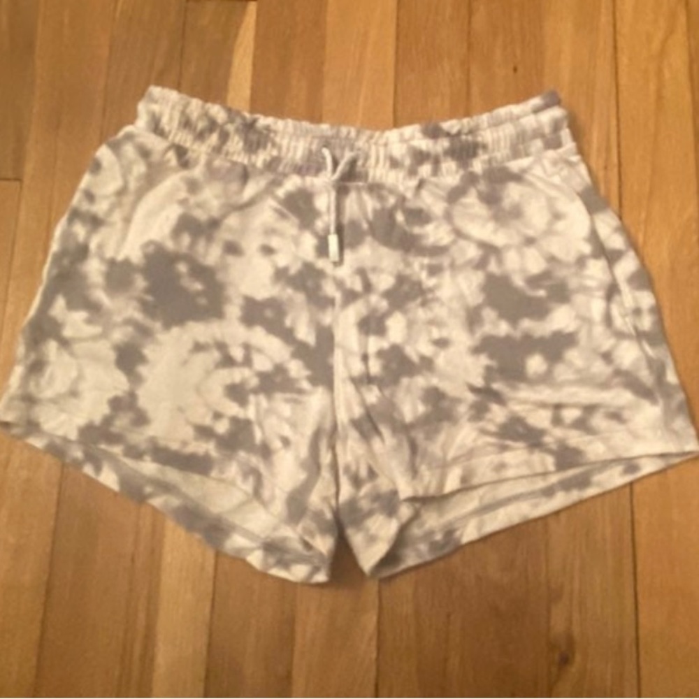 Athleta Girl tie-dye gray and white draw-string fleece shorts  Size 14/XL